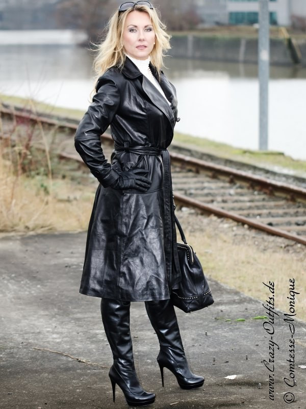 Leather coat DS-624 black